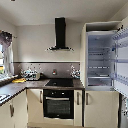 Modern Urban Haven: Stylish Getaway Διαμέρισμα Lisburn Εξωτερικό φωτογραφία